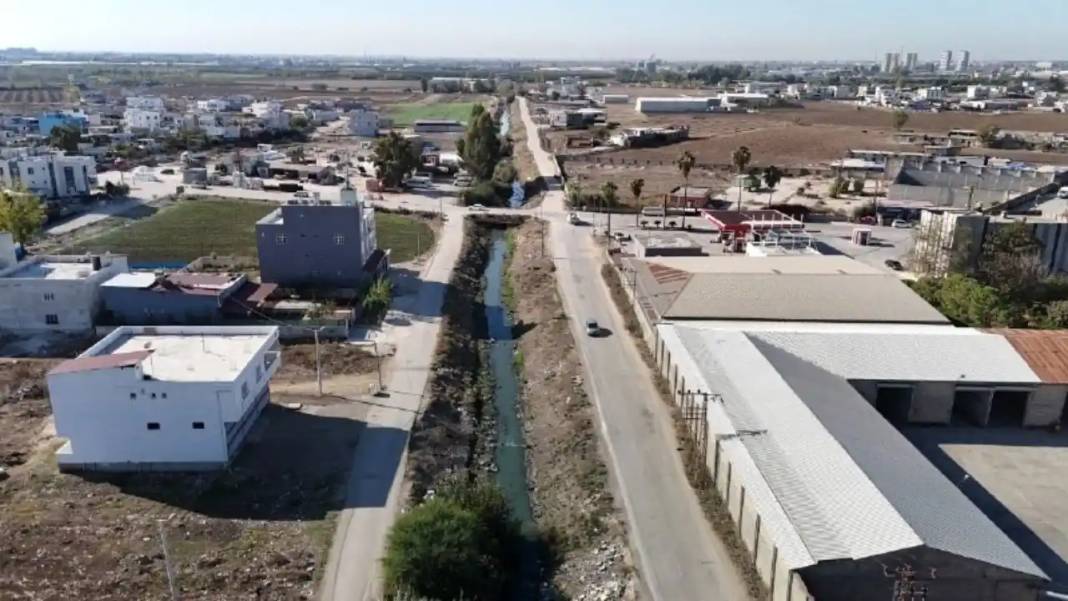 Adana’da Atık Su Deresi Çöplüğe Döndü 8